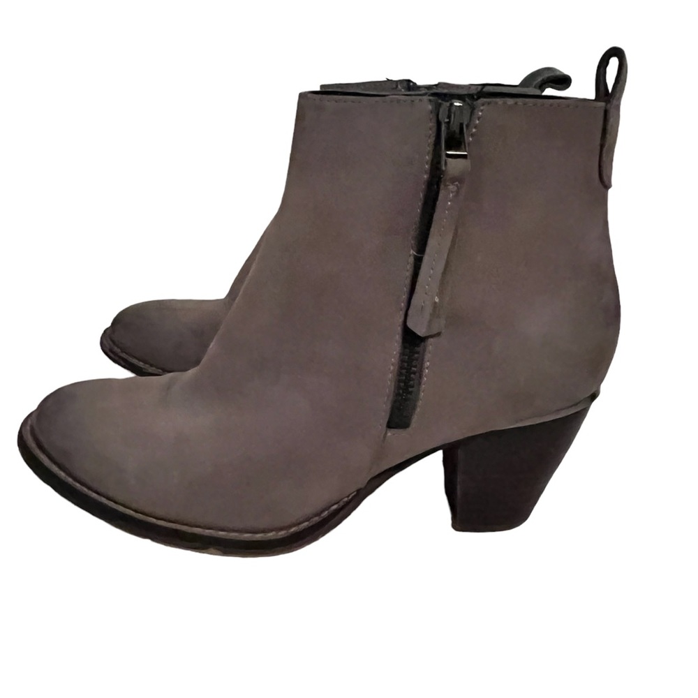 Steve Madden leather bootie.